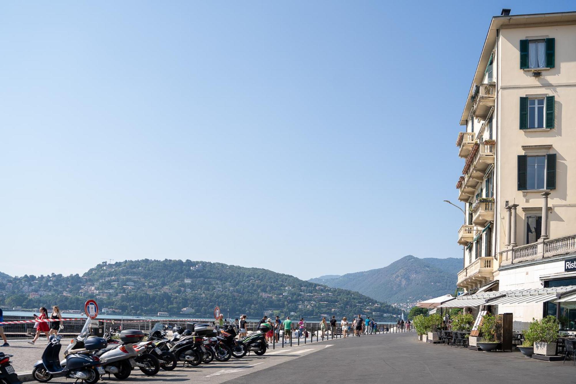 Appartamento Esclusivo Fronte Lago, In Centro A Como Con Garage Exterior foto